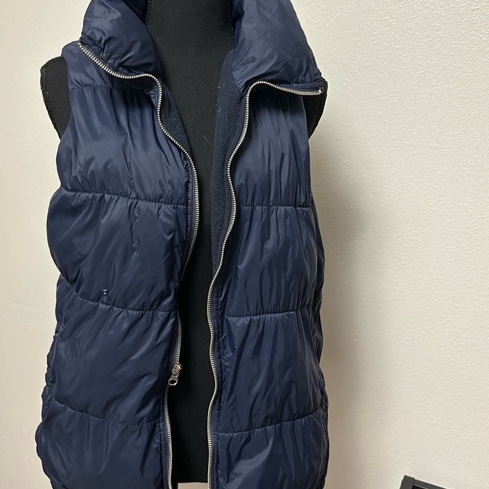 Old navy size L puffer